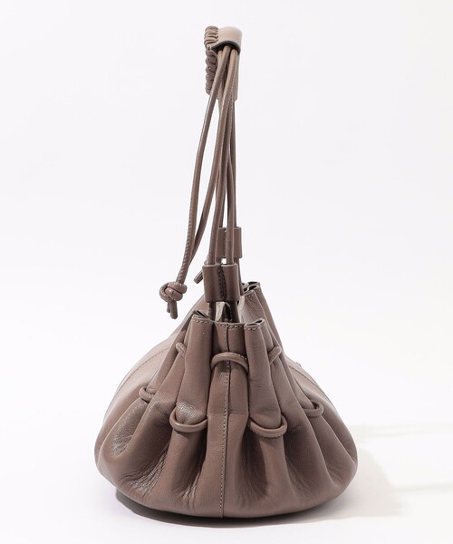 TOMORROWLAND （トゥモローランド）の「HEREU ARTA ショルダーバッグ（バックパック/リュック・レディース・グレー・FREE）」の3枚目の写真