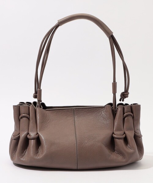 TOMORROWLAND （トゥモローランド）の「HEREU ARTA ショルダーバッグ（バックパック/リュック・レディース・グレー・FREE）」の4枚目の写真