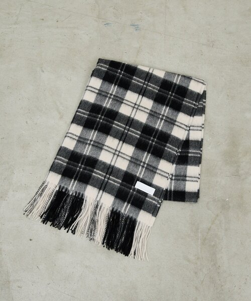 GALLARDAGALANTE（ガリャルダガランテ）の「チェックカシミヤストール（マフラー・レディース・ブラック/ピンク・FREE）」の5枚目の写真