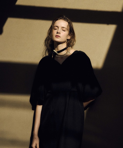 LE'RURE(リルアー)の「Puffsleeve keyneck one piece(ドレス・レディース・ブラック/モカ・MEDIUM/SMALL)」の18枚目の写真