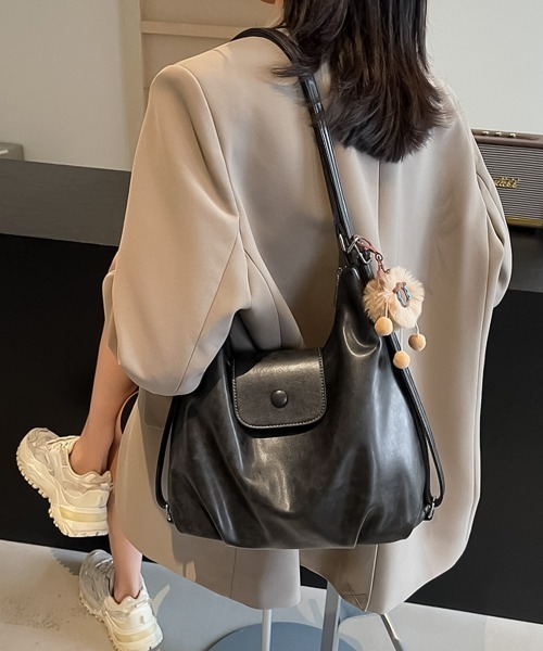 blackdia ocean(ブラックダイヤオーシャン)の「blackdia ocean 3WAY PU ショルダー/リュック/斜め掛け チャーム付き(ショルダーバッグ・レディース・ダークブラウン/ブラウン/ブラック・FREE)」の1枚目の写真