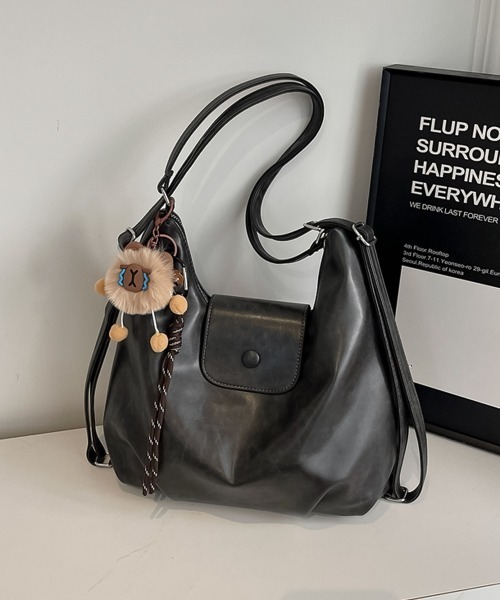 blackdia ocean(ブラックダイヤオーシャン)の「blackdia ocean 3WAY PU ショルダー/リュック/斜め掛け チャーム付き(ショルダーバッグ・レディース・ダークブラウン/ブラウン/ブラック・FREE)」の5枚目の写真