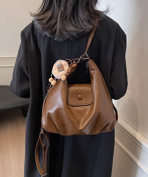 blackdia ocean(ブラックダイヤオーシャン)の「blackdia ocean 3WAY PU ショルダー/リュック/斜め掛け チャーム付き(ショルダーバッグ・レディース・ダークブラウン/ブラウン/ブラック・FREE)」の14枚目の写真