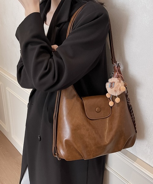 blackdia ocean(ブラックダイヤオーシャン)の「blackdia ocean 3WAY PU ショルダー/リュック/斜め掛け チャーム付き(ショルダーバッグ・レディース・ダークブラウン/ブラウン/ブラック・FREE)」の22枚目の写真