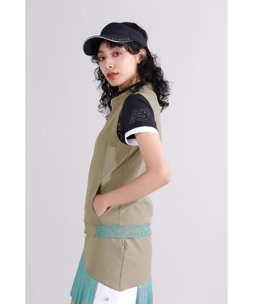 New Balance Golf(ニューバランスゴルフ)の「【new balance golf】【直営店舗限定】フルジップ ウインド ベスト (WOMENS)(ベスト・レディース・ブラック/ベージュ・SMALL/MEDIUM/LARGE)」の11枚目の写真