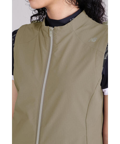 New Balance Golf(ニューバランスゴルフ)の「【new balance golf】【直営店舗限定】フルジップ ウインド ベスト (WOMENS)(ベスト・レディース・ブラック/ベージュ・SMALL/MEDIUM/LARGE)」の9枚目の写真