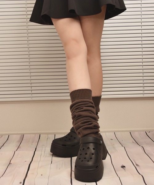 VIBGYOR Women(ヴィブジョー ウィメン)の「【float】ベーシック 厚手 無地リブ ボリューム ルーズソックス/ハイソックス【8色展開】(ソックス/靴下・レディース・オフホワイト/ブラック/アイボリー/グレー/アッシュブラウン/ホワイト/ダークブラウン/チャコール・FREE)」の7枚目の写真