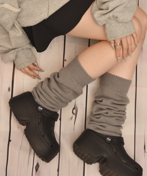 VIBGYOR Women(ヴィブジョー ウィメン)の「【float】ベーシック 厚手 無地リブ ボリューム ルーズソックス/ハイソックス【8色展開】(ソックス/靴下・レディース・オフホワイト/ブラック/アイボリー/グレー/アッシュブラウン/ホワイト/ダークブラウン/チャコール・FREE)」の5枚目の写真