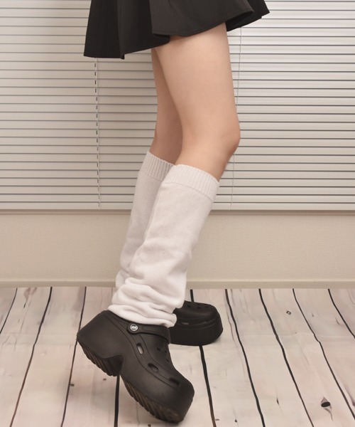 VIBGYOR Women(ヴィブジョー ウィメン)の「【float】ベーシック 厚手 無地リブ ボリューム ルーズソックス/ハイソックス【8色展開】(ソックス/靴下・レディース・オフホワイト/ブラック/アイボリー/グレー/アッシュブラウン/ホワイト/ダークブラウン/チャコール・FREE)」の10枚目の写真