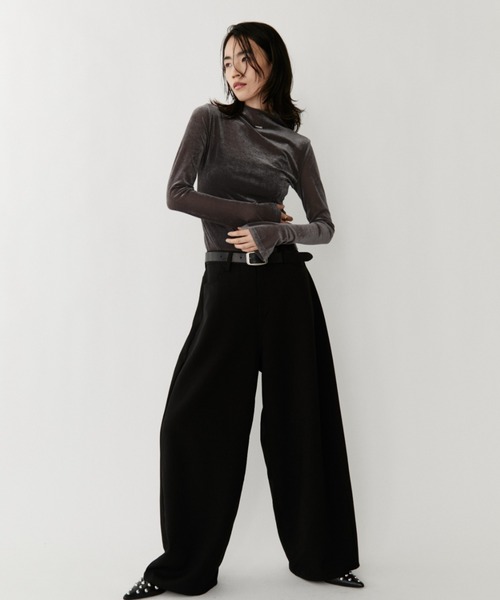 VION（ヴィオン）の「Curve Silhouette Slacks / カーブシルエットスラックス（スラックス・レディース・チャコールグレー/ブラック/ブルーグレー・SMALL/MEDIUM）」の10枚目の写真