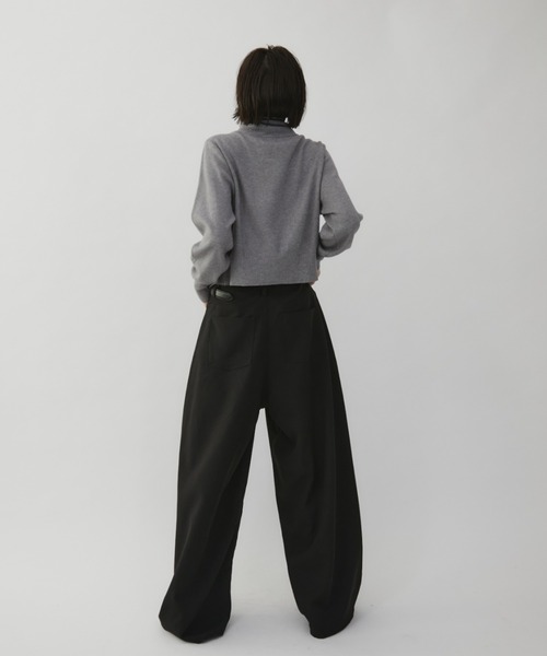 VION（ヴィオン）の「Curve Silhouette Slacks / カーブシルエットスラックス（スラックス・レディース・チャコールグレー/ブラック/ブルーグレー・SMALL/MEDIUM）」の14枚目の写真