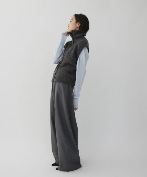 VION（ヴィオン）の「Curve Silhouette Slacks / カーブシルエットスラックス（スラックス・レディース・チャコールグレー/ブラック/ブルーグレー・SMALL/MEDIUM）」の9枚目の写真