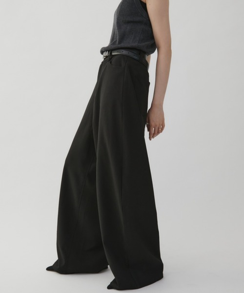 VION（ヴィオン）の「Curve Silhouette Slacks / カーブシルエットスラックス（スラックス・レディース・チャコールグレー/ブラック/ブルーグレー・SMALL/MEDIUM）」の18枚目の写真
