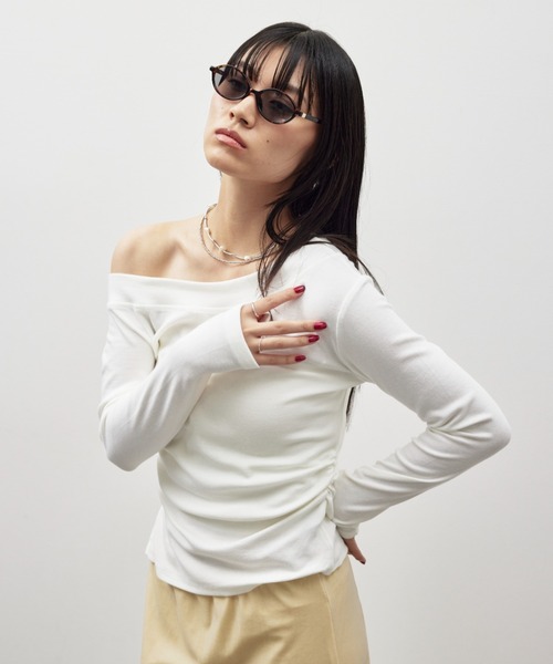 HANNE(アン)の「サイドギャザーワンショルトップス(Tシャツ/カットソー・レディース・ブラック/チャコールグレー/ホワイト・FREE)」の16枚目の写真