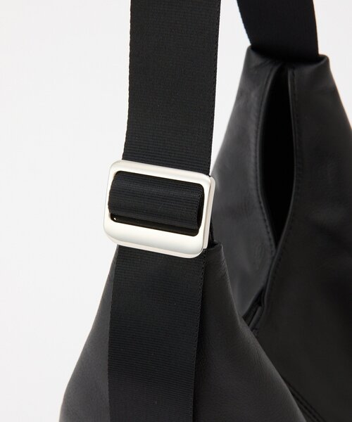 russet（ラシット）の「レザーホーボーバッグ M（ショルダーバッグ・レディース・ブラック/グレイッシュベージュ・FREE）」の8枚目の写真