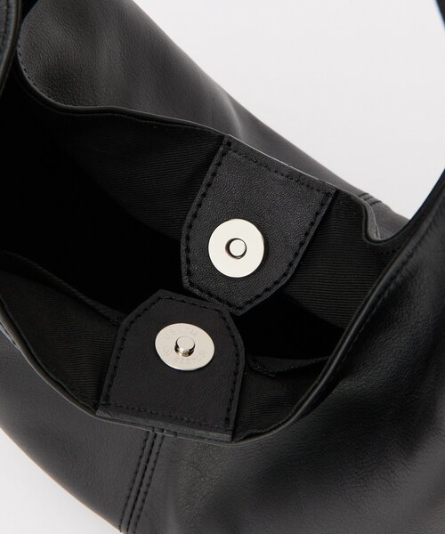 russet（ラシット）の「レザーホーボーバッグ M（ショルダーバッグ・レディース・ブラック/グレイッシュベージュ・FREE）」の10枚目の写真