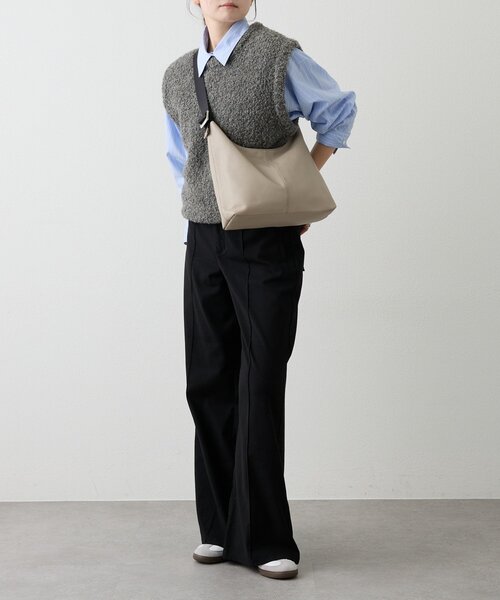 russet（ラシット）の「レザーホーボーバッグ M（ショルダーバッグ・レディース・ブラック/グレイッシュベージュ・FREE）」の16枚目の写真