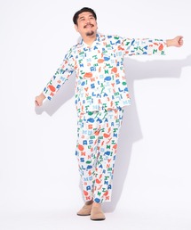 B&T CLUB（ビーティークラブ）の「B＆T CLUB (ビーアンドティークラブ) FAT ANIMALS 総柄 前開き パジャマ 上下セット（ルームウェア/パジャマ）」