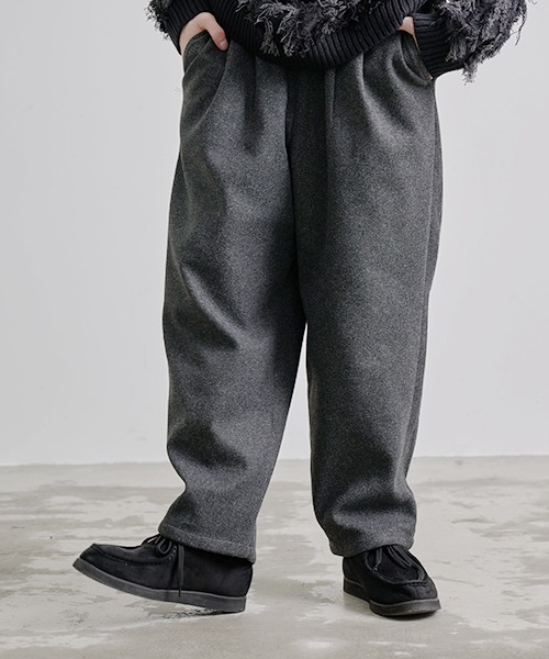 Revo.（レボ）の「Revo. メルトン 裾ドローコード スラックス ワイドパンツ（スラックス・メンズ・ブラック/カーキ/グレー・1/2）」の3枚目の写真