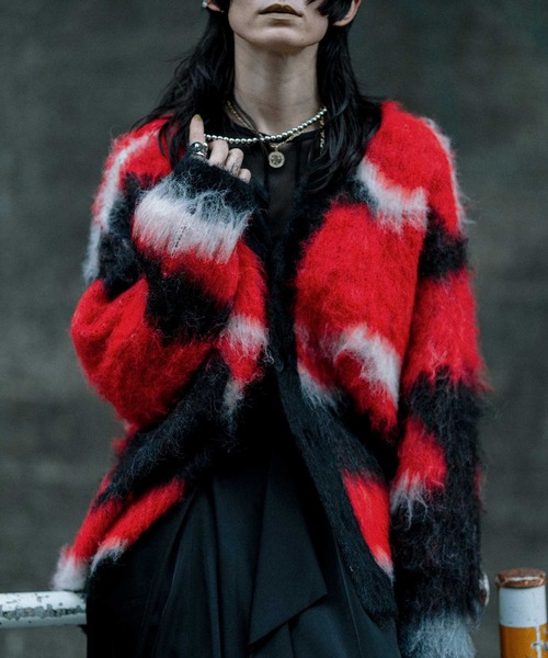 MARECHAL TERRE（マルシャルテル）の「ジャガードオーバーニットカーディガン（カーディガン/ボレロ・レディース・レッド/ブルー/ブラック/グリーン・MEDIUM）」の2枚目の写真