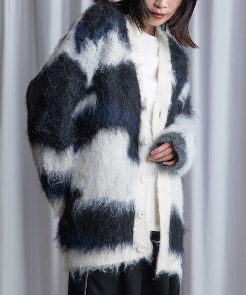 MARECHAL TERRE（マルシャルテル）の「ジャガードオーバーニットカーディガン（カーディガン/ボレロ・レディース・レッド/ブルー/ブラック/グリーン・MEDIUM）」の3枚目の写真