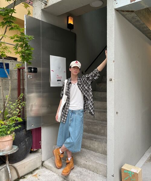 DNSR(ディーエヌエスアール)の「ワンタックバミューダデニムパンツブルー(その他パンツ・メンズ・その他・LARGE/X-LARGE/SMALL/MEDIUM)」の6枚目の写真
