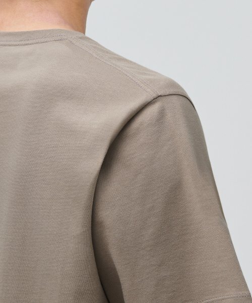 MUSINSA STANDARD（ムシンサスタンダード）の「ベーシッククルーネックTシャツ[ダークベージュ]（Tシャツ/カットソー・メンズ・その他・SMALL/MEDIUM/LARGE/X-LARGE/XX-LARGE/XXX-LARGE）」の5枚目の写真
