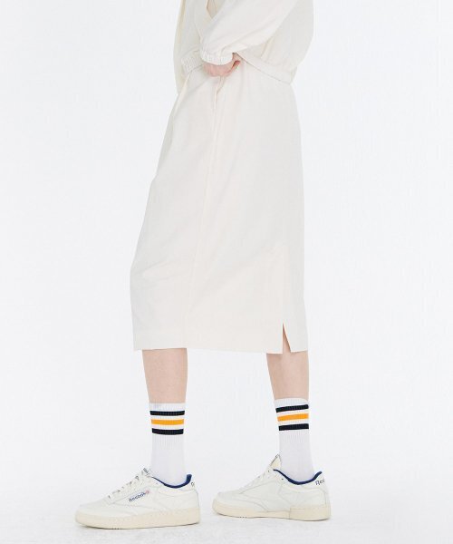 CHASECULT(チェイスカルト)の「女性エンボスポイントスカート-CBRG6272C0A(スカート・レディース・アイボリー・67/70)」の3枚目の写真