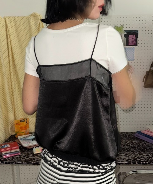SHAGGIE(シャギー)の「ドローストリングサテンキャミソールトップス(キャミソール・レディース・イエロー/パープル/ブラック・FREE)」の8枚目の写真