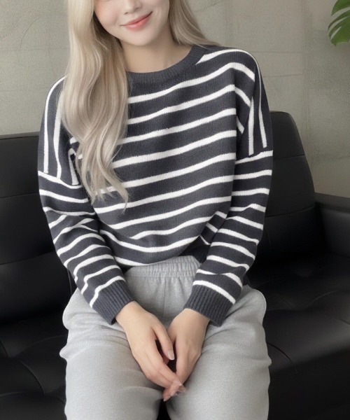 cammie(キャミー)の「バックボタンデザインボーダーニット(ニット/セーター・レディース・ネイビー/ホワイト・F)」の1枚目の写真