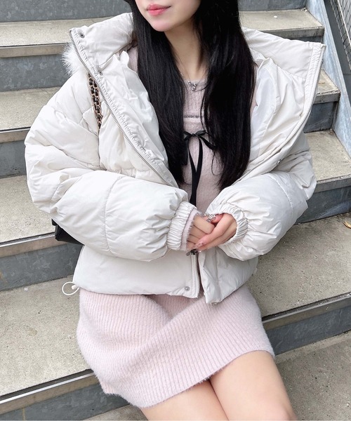 INGNI（イング）の「フェザーデコルテオープンニットワンピース（ワンピース・レディース・オフホワイト/チャコールグレー/ピンク・M）」の12枚目の写真