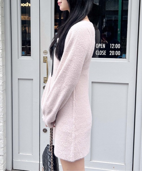 INGNI（イング）の「フェザーデコルテオープンニットワンピース（ワンピース・レディース・オフホワイト/チャコールグレー/ピンク・M）」の13枚目の写真