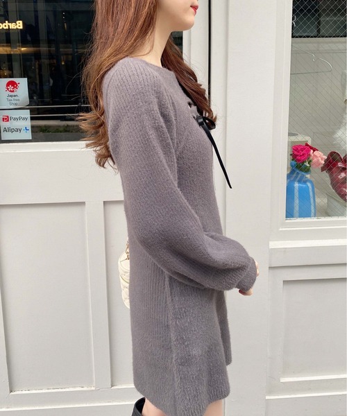 INGNI（イング）の「フェザーデコルテオープンニットワンピース（ワンピース・レディース・オフホワイト/チャコールグレー/ピンク・M）」の19枚目の写真