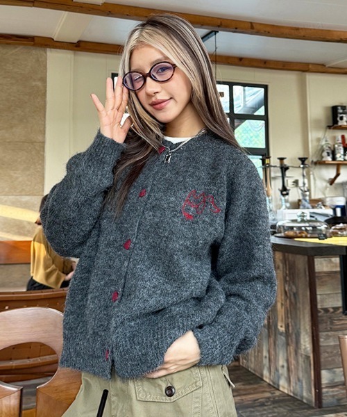 Dior ボタン付きカーディガン 黒とグレー 韓国ファッション 刺繍デザインハートボタンニットカーディガン