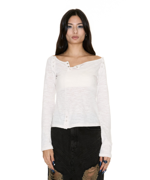 SETSETSET(セットセットセット)の「SLIT SNAP T-SHIRT IVORY(Tシャツ/カットソー・レディース・その他・MEDIUM/SMALL)」の1枚目の写真