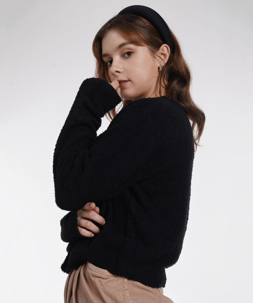 VERSE ONE(バースワン)の「EMBROIDERED LOGO CARDIGAN BLACK(NEW)(カーディガン/ボレロ・レディース・その他・MEDIUM/SMALL)」の4枚目の写真