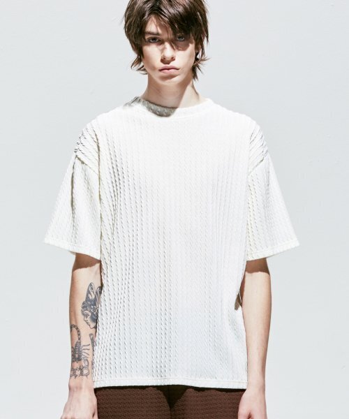 S SY(エスエスワイ)の「ジャカードニット半袖Tシャツアイボリー(ニット/セーター・メンズ・その他・MEDIUM/LARGE)」の2枚目の写真