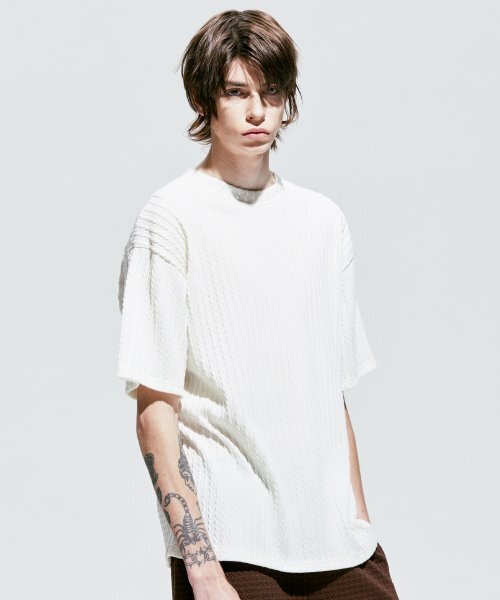S SY(エスエスワイ)の「ジャカードニット半袖Tシャツアイボリー(ニット/セーター・メンズ・その他・MEDIUM/LARGE)」の4枚目の写真