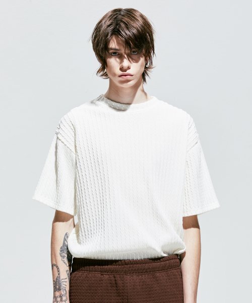 S SY(エスエスワイ)の「ジャカードニット半袖Tシャツアイボリー(ニット/セーター・メンズ・その他・MEDIUM/LARGE)」の5枚目の写真