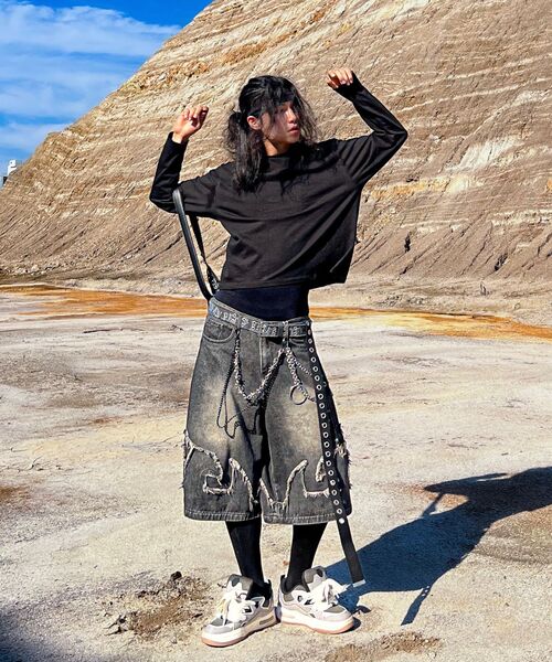 C WEAR BY THE GENIUS(シーウェアバイザジーニアス)の「メンズクロップロングスリーブTシャツブラック(Tシャツ/カットソー・メンズ・その他・XX-LARGE/LARGE/MEDIUM/X-LARGE/SMALL)」の5枚目の写真