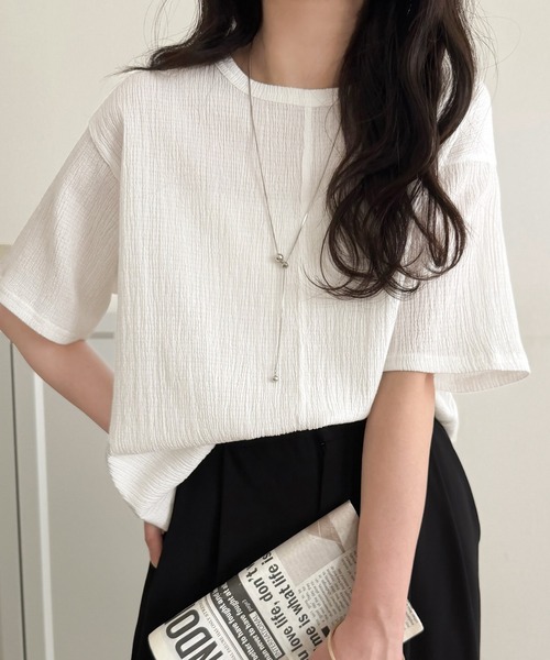 classicalelf(クラシカルエルフ)の「軽やか涼感、さらり抜け感。楊柳ベーシックTシャツ(半袖)(Tシャツ/カットソー・レディース・ブラウン/チャコール/グレイッシュベージュ/アイボリー/オフホワイト・LARGE/MEDIUM/SMALL/X-LARGE)」の15枚目の写真