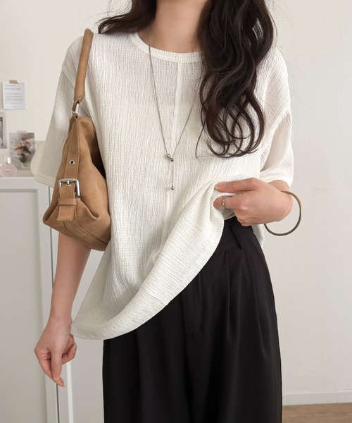 classicalelf(クラシカルエルフ)の「軽やか涼感、さらり抜け感。楊柳ベーシックTシャツ(半袖)(Tシャツ/カットソー・レディース・ブラウン/チャコール/グレイッシュベージュ/アイボリー/オフホワイト・LARGE/MEDIUM/SMALL/X-LARGE)」の13枚目の写真