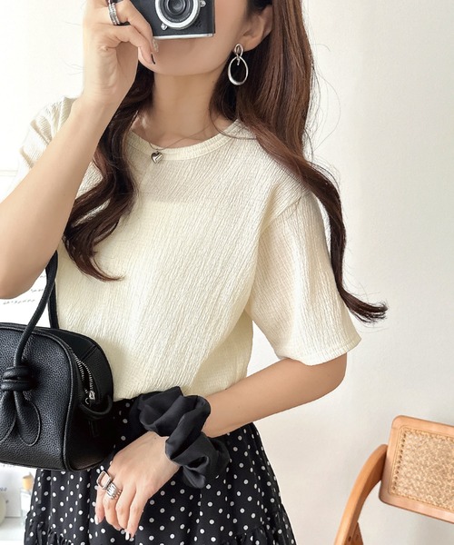 classicalelf(クラシカルエルフ)の「軽やか涼感、さらり抜け感。楊柳ベーシックTシャツ(半袖)(Tシャツ/カットソー・レディース・ブラウン/チャコール/グレイッシュベージュ/アイボリー/オフホワイト・LARGE/MEDIUM/SMALL/X-LARGE)」の21枚目の写真