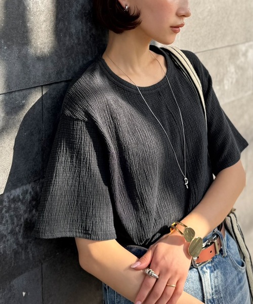 classicalelf(クラシカルエルフ)の「軽やか涼感、さらり抜け感。楊柳ベーシックTシャツ(半袖)(Tシャツ/カットソー・レディース・ブラウン/チャコール/グレイッシュベージュ/アイボリー/オフホワイト・LARGE/MEDIUM/SMALL/X-LARGE)」の8枚目の写真