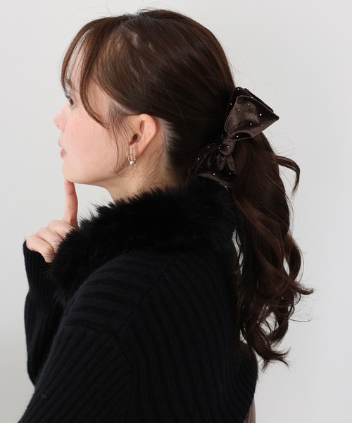 BLUEEAST（ブルーイースト）の「スタッズベロアバナナクリップ（バレッタ/ヘアクリップ・レディース・ブラウン/グレー/ブラック・FREE）」の7枚目の写真