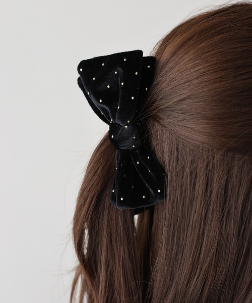 BLUEEAST（ブルーイースト）の「スタッズベロアバナナクリップ（バレッタ/ヘアクリップ・レディース・ブラウン/グレー/ブラック・FREE）」の10枚目の写真