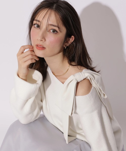 スプリングショルダーリボンゆるニット（ニット/セーター）｜Apuweiser