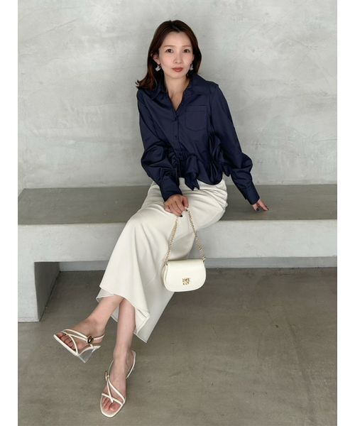 SNIDEL（スナイデル）の「ヘムボリュームシャツ（シャツ/ブラウス・レディース・ホワイト/ストライプ/ネイビー・F）」の9枚目の写真