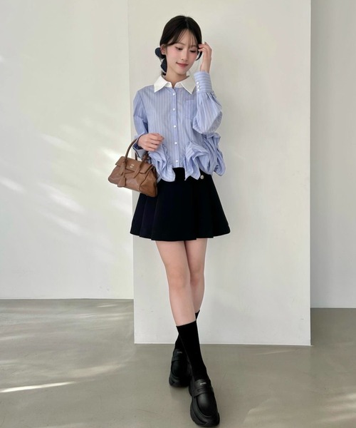 SNIDEL（スナイデル）の「ヘムボリュームシャツ（シャツ/ブラウス・レディース・ホワイト/ストライプ/ネイビー・F）」の7枚目の写真