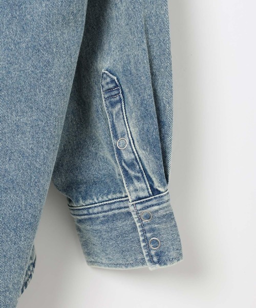 BAYFLOW（ベイフロー）の「[羽織りとしても活躍♪]デニムチュニック（シャツ/ブラウス・レディース・インディゴブルー/サックスブルー・FREE）」の8枚目の写真